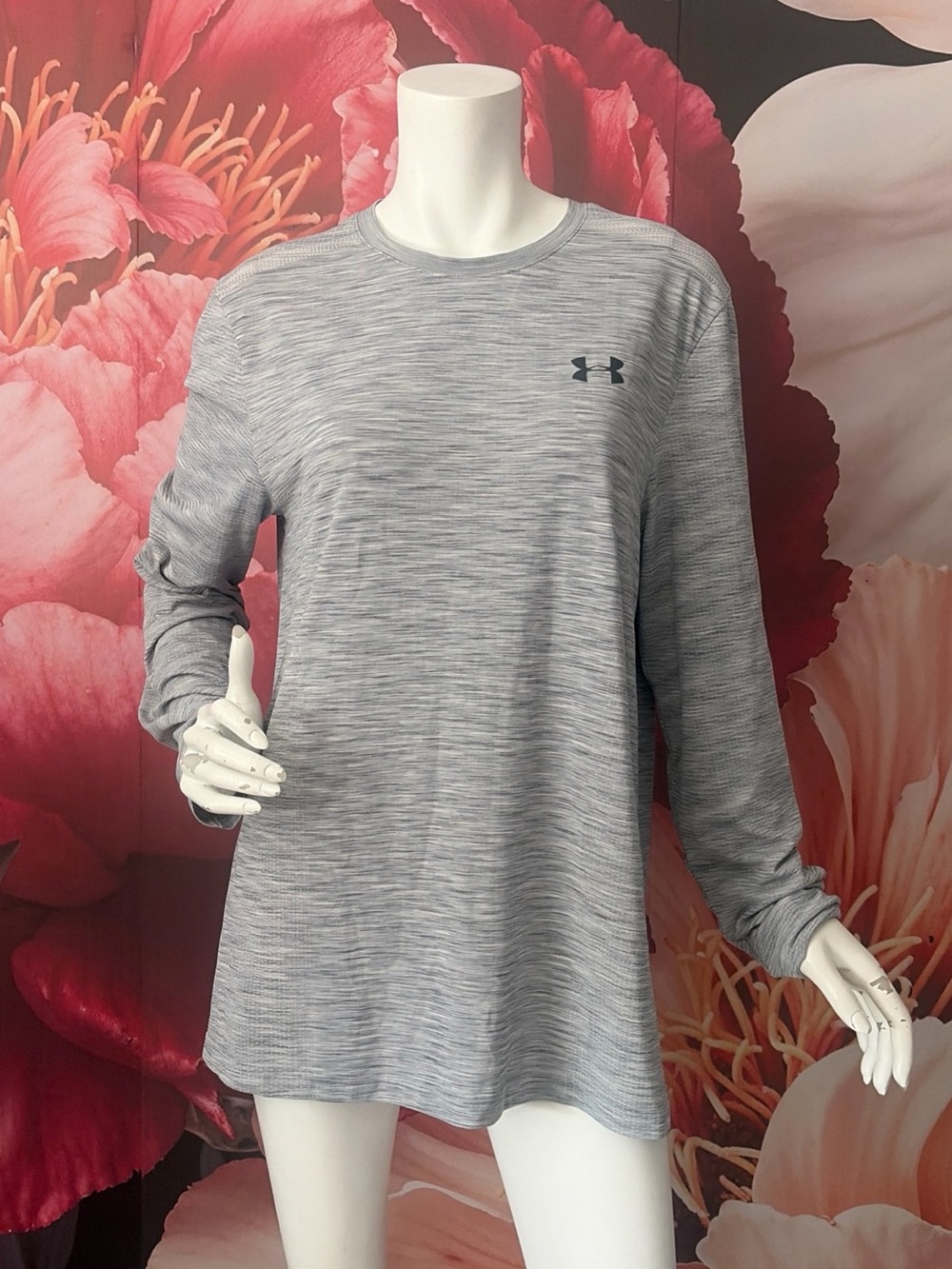 Under Armour HeatGear Long Sleeve Sports Shirt Men’s/Women’s Large (LG)